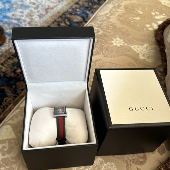 Gucci watch - Picture 3 of 5